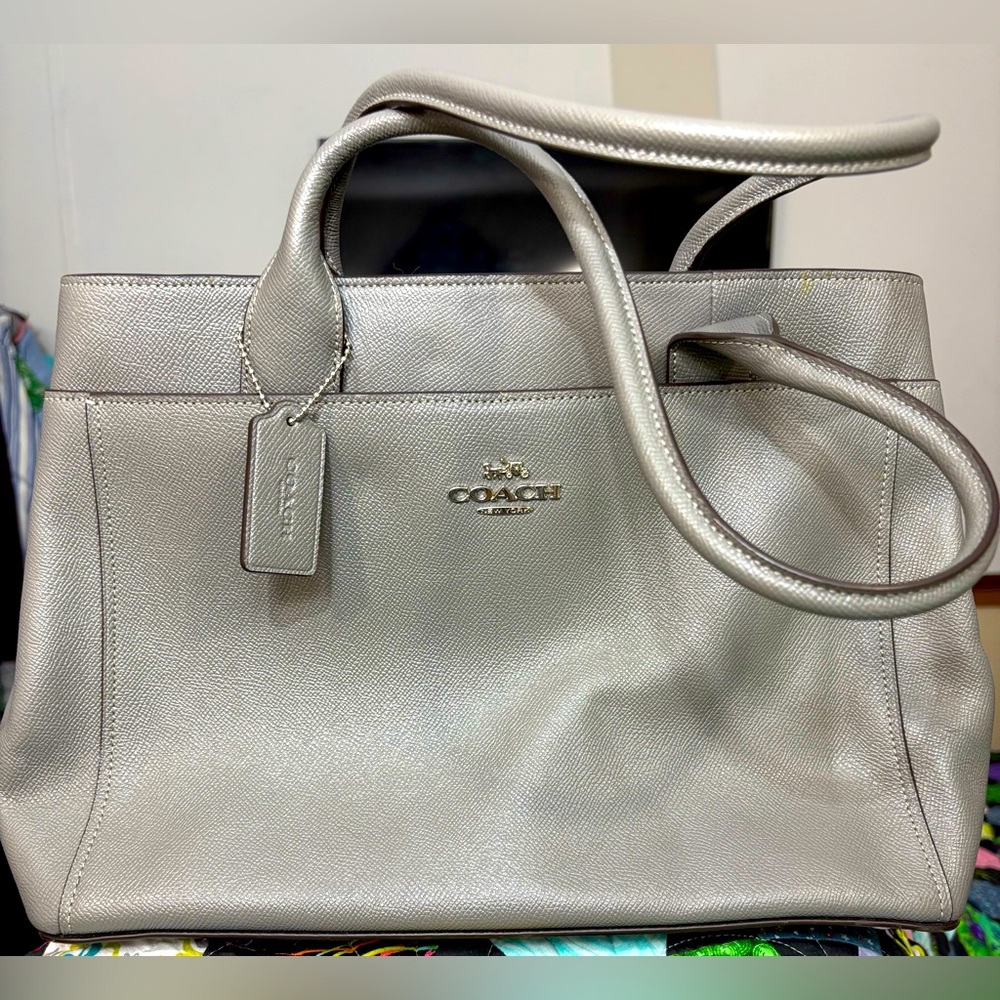 New w/o tags~Coach Pewter Grey Tote Bag. Lots of room inside w/multiple pockets